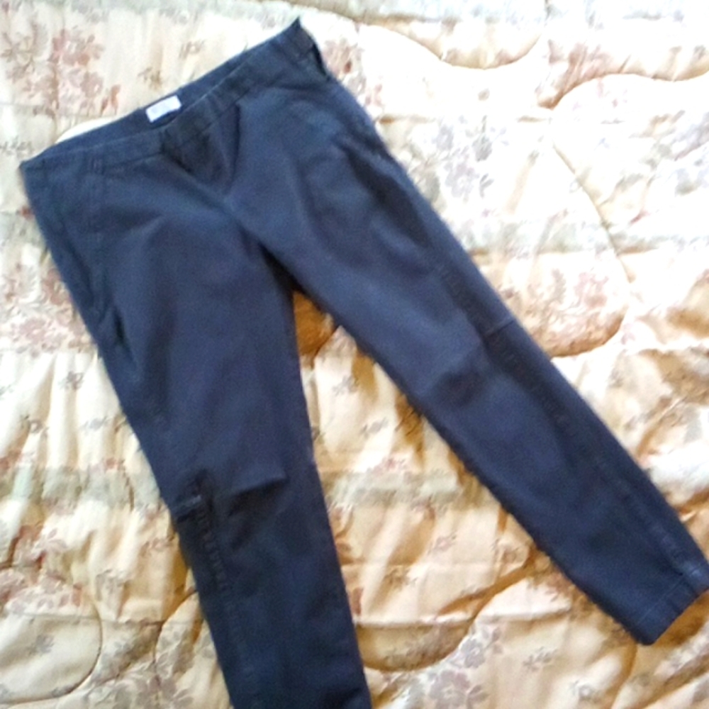 Cucinelli dark grey cotton cropped pants size 4, but marked 6 skinny pants